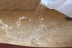 福贡漏水维修 免砸砖防水材料该如何施工